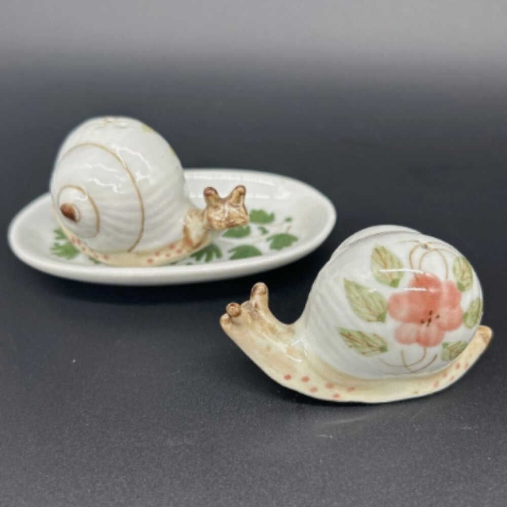 Adorable Snail Salt And Pepper Shaker Set Floral Ceramic